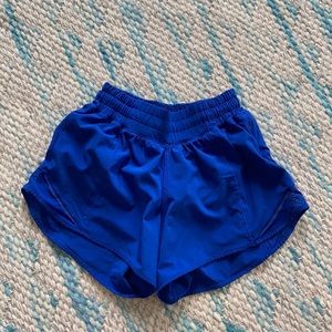 lululemon hotty hot shorts 4”